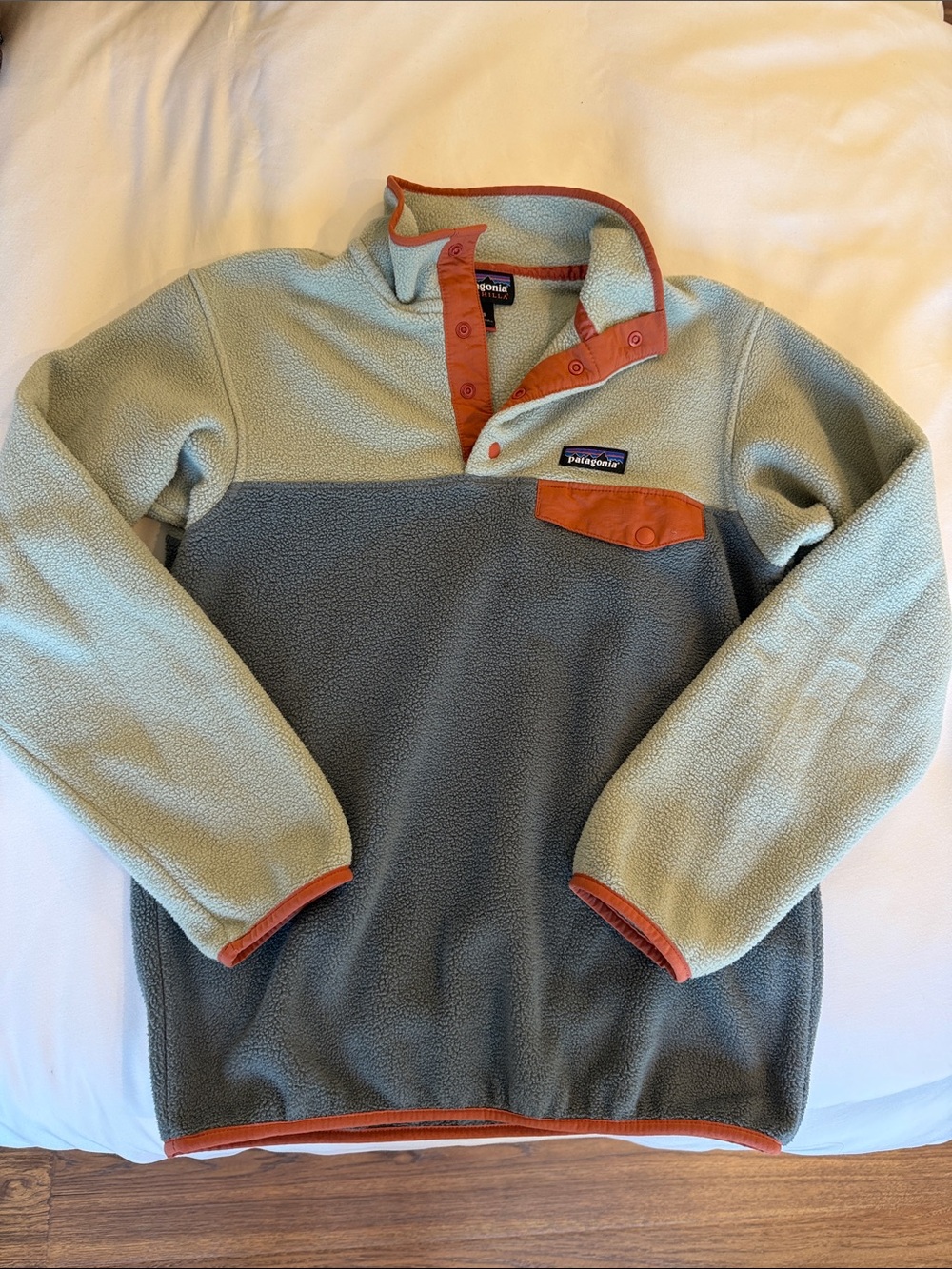 Patagonia Two-Tone Green Snap Pullover with Rust Trim - Womens XS